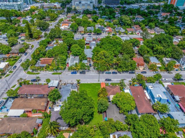 4-bedroom home for sale in Miami - 1376 NW 32nd St - MondialRealty