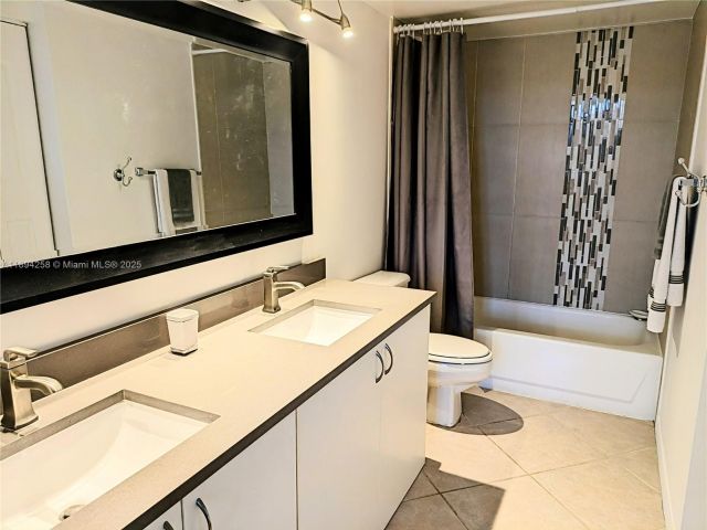 1-bedroom condo for rent in Aventura -  - MondialRealty