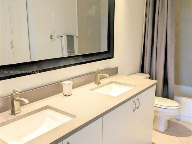 1-bedroom condo for rent in Aventura -  - MondialRealty