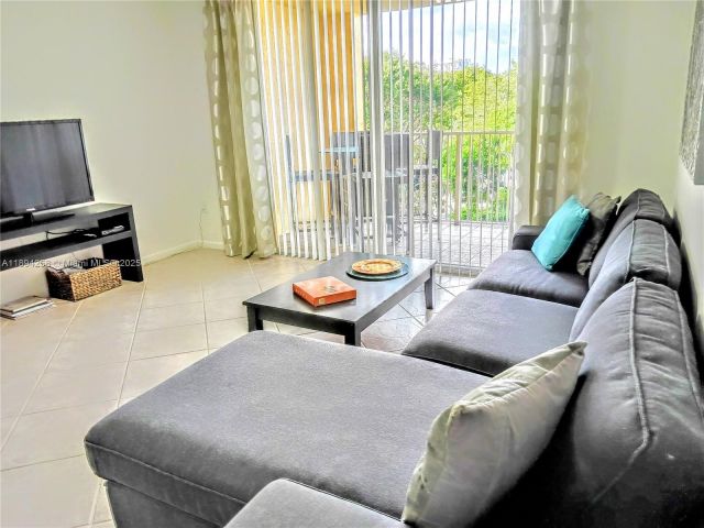 1-bedroom condo for rent in Aventura -  - MondialRealty