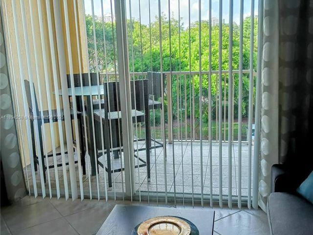 1-bedroom condo for rent in Aventura -  - MondialRealty