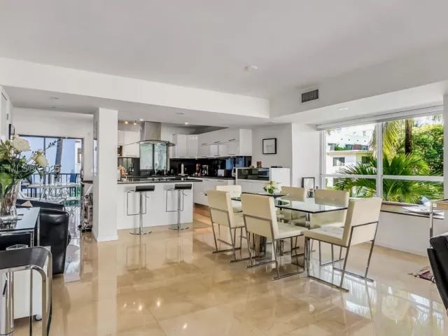 2-bedroom home for sale in Bay Harbor Islands - 10090 Bay Harbor Ter 10090 - MondialRealty
