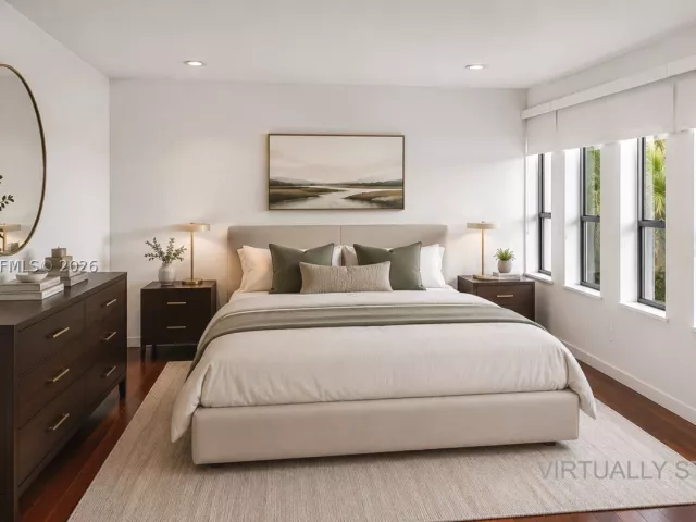 2-bedroom home for sale in Bay Harbor Islands - 10090 Bay Harbor Ter 10090 - MondialRealty