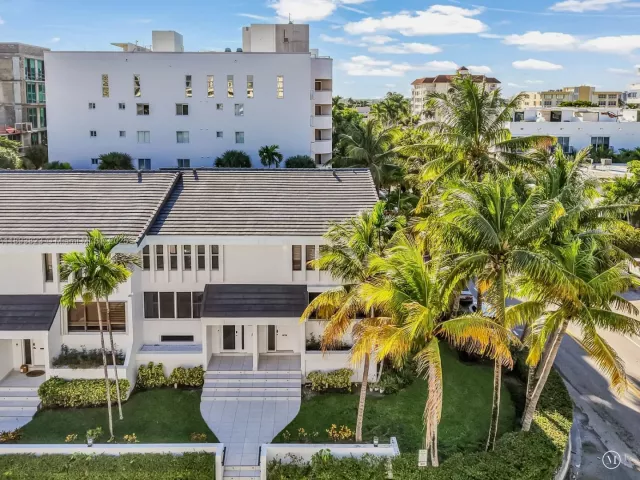 3-bedroom home for sale in Bay Harbor Islands - 10090 Bay Harbor Ter 10090 - MondialRealty