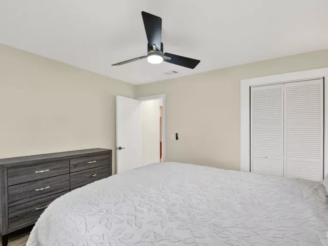 3-bedroom home for rent in West Palm Beach - 5008 Parker Avenue - MondialRealty