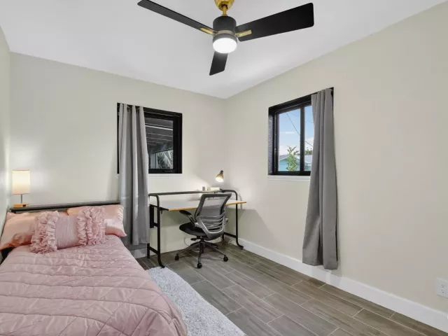 3-bedroom home for rent in West Palm Beach - 5008 Parker Avenue - MondialRealty