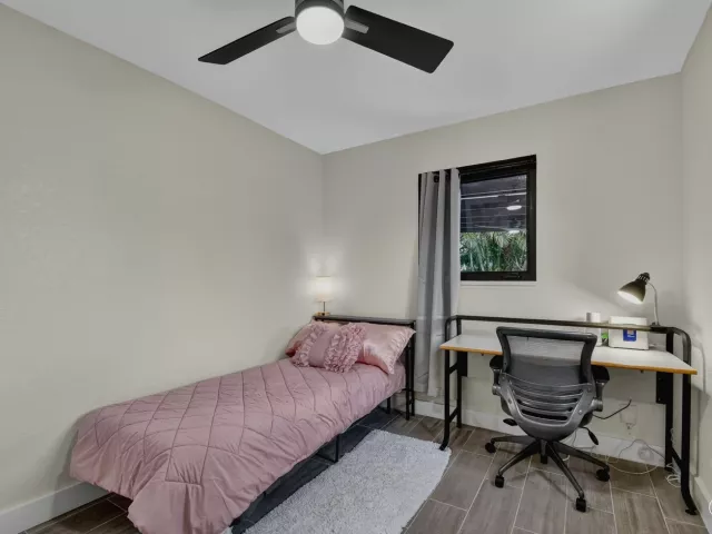 3-bedroom home for rent in West Palm Beach - 5008 Parker Avenue - MondialRealty