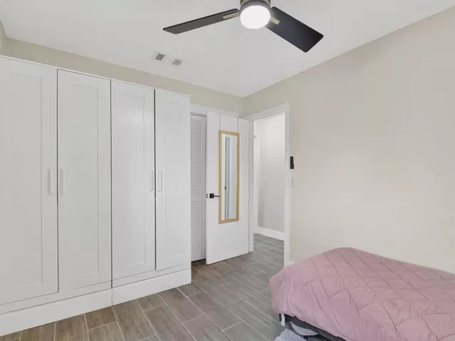 3-bedroom home for rent in West Palm Beach - 5008 Parker Avenue - MondialRealty