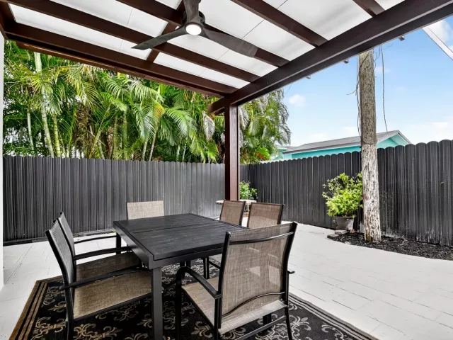 3-bedroom home for rent in West Palm Beach - 5008 Parker Avenue - MondialRealty