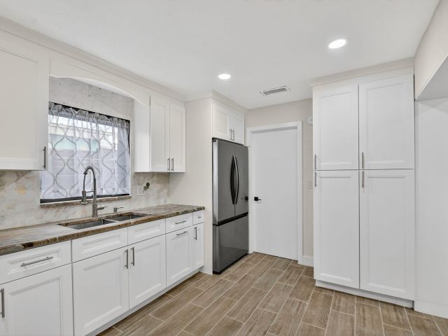 Home for rent at 5008 Parker Avenue - photo 6683343