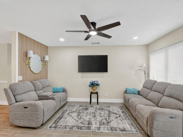 Home for rent at 5008 Parker Avenue - photo 6683349