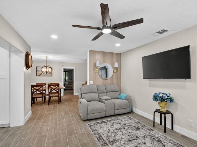 Home for rent at 5008 Parker Avenue - photo 6683350