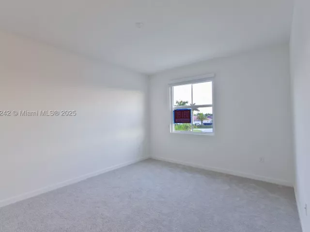 5-bedroom home for sale in Miami - 13203 SW 188th Ter - MondialRealty