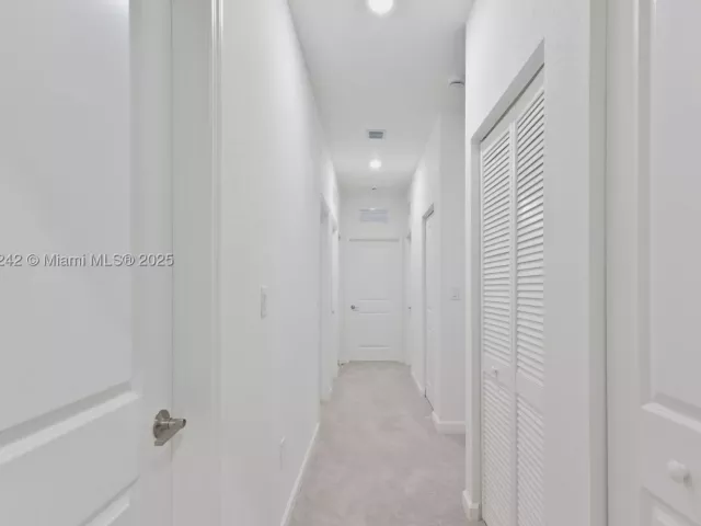 5-bedroom home for sale in Miami - 13203 SW 188th Ter - MondialRealty