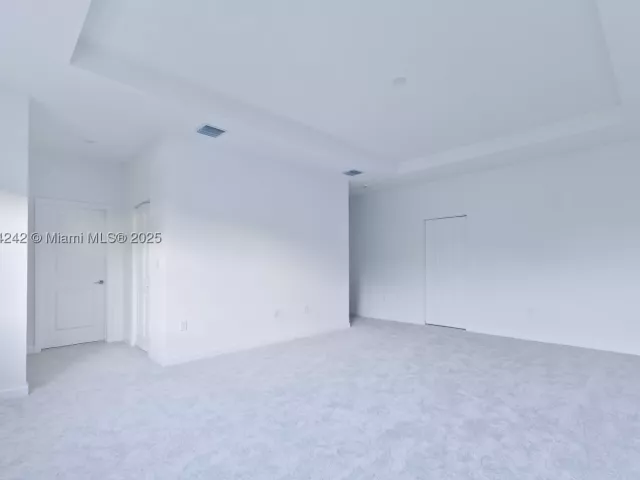 5-bedroom home for sale in Miami - 13203 SW 188th Ter - MondialRealty