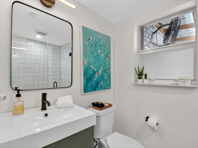 Home for sale at 1001 NE 16th Street - photo 6646370