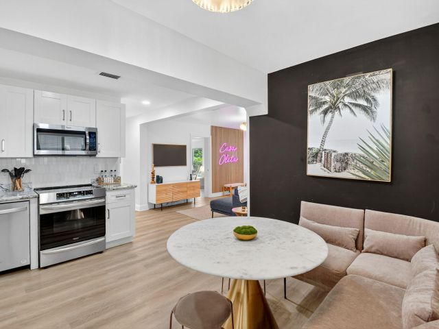 Home for sale at 1001 NE 16th Street - photo 6646373