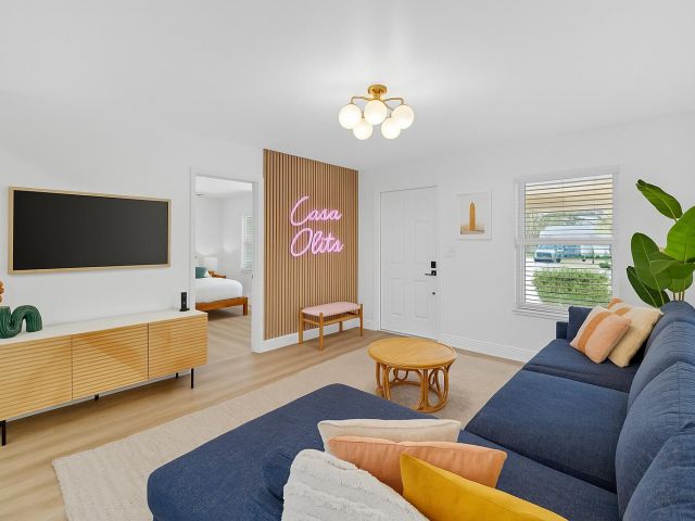 Home for sale at 1001 NE 16th Street - photo 6646375