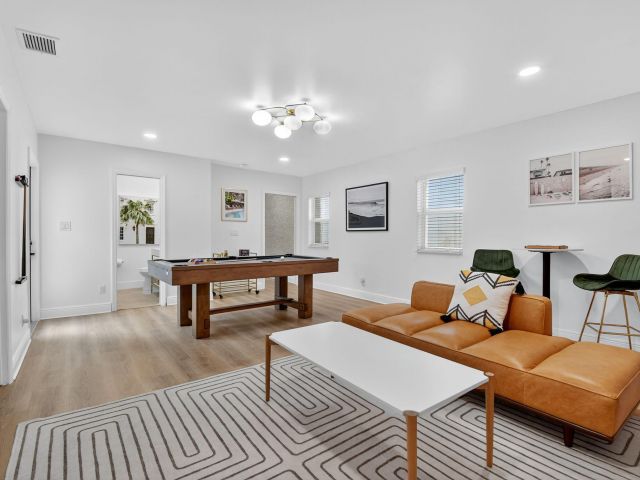 Home for sale at 1001 NE 16th Street - photo 6646379