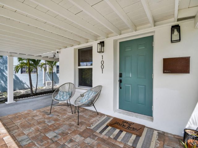 Home for sale at 1001 NE 16th Street - photo 6646382