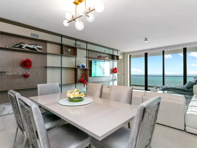 4-bedroom condo for sale in Sunny Isles Beach - 18975 Collins Ave 3402 - MondialRealty