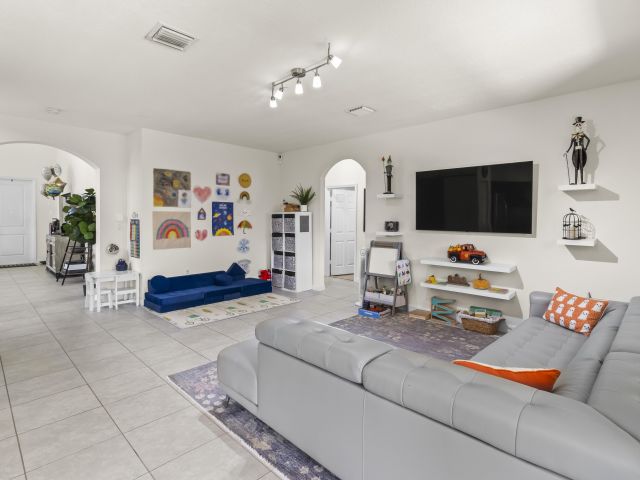 Home for sale at 11823 SW 151st Place - photo 6658425