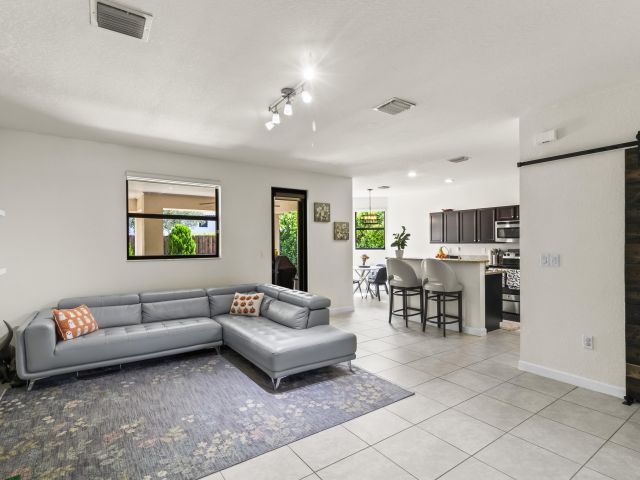 Home for sale at 11823 SW 151st Place - photo 6658427