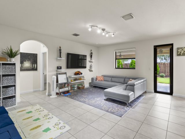 Home for sale at 11823 SW 151st Place - photo 6658428