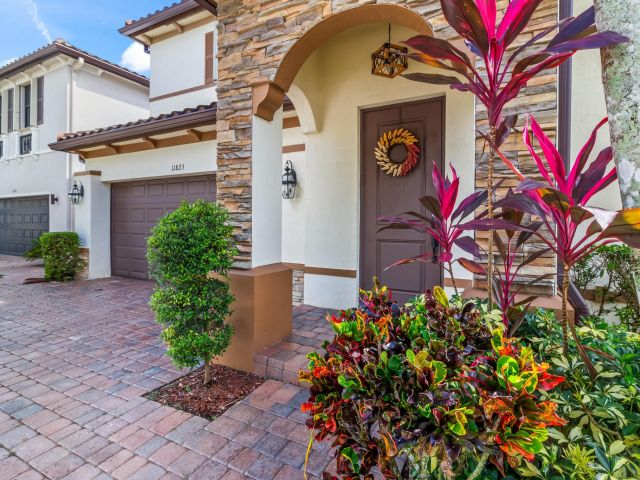 Home for sale at 11823 SW 151st Place - photo 6658433