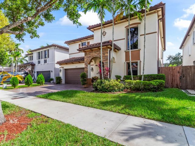 Home for sale at 11823 SW 151st Place - photo 6658434