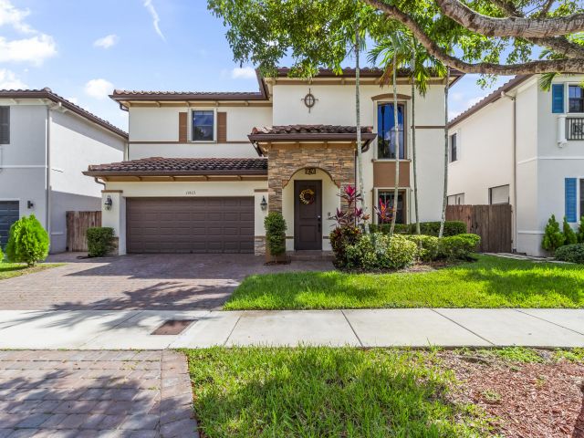 Home for sale at 11823 SW 151st Place - photo 6658435