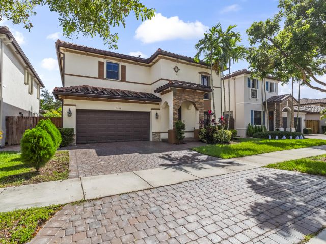 Home for sale at 11823 SW 151st Place - photo 6658436