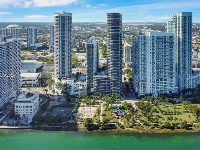2-bedroom condo for sale in Miami - 488 NE 18th St 301 - MondialRealty