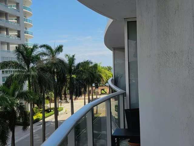 2-bedroom condo for sale in Miami - 488 NE 18th St 301 - MondialRealty