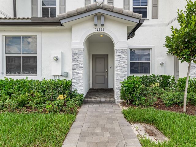 3-bedroom home for rent in Homestead - 29254 SW 163rd Ct 29254 - MondialRealty