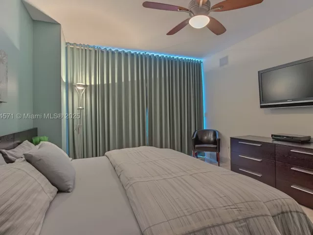 3-bedroom condo for rent in Hollywood - 3535 S OCEAN DR 2102 - MondialRealty