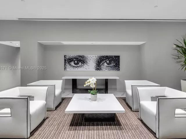 3-bedroom condo for rent in Hollywood - 3535 S OCEAN DR 2102 - MondialRealty