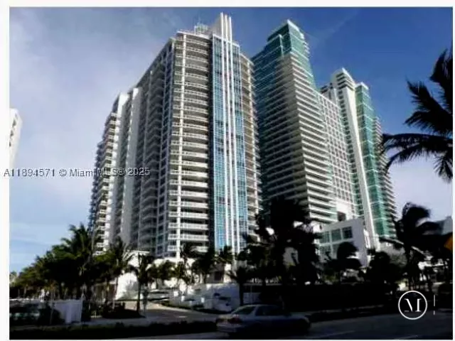 3-bedroom condo for rent in Hollywood - 3535 S OCEAN DR 2102 - MondialRealty