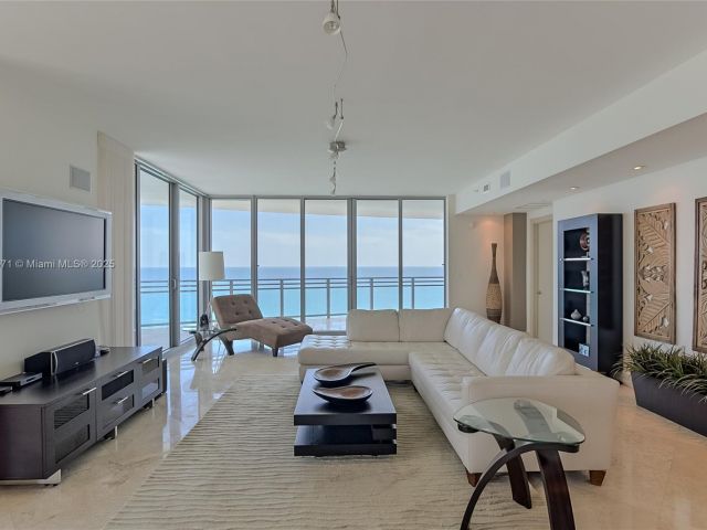 Apartment for rent  Unit #2102 - photo 6649623