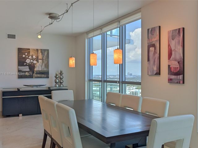 Apartment for rent  Unit #2102 - photo 6649626