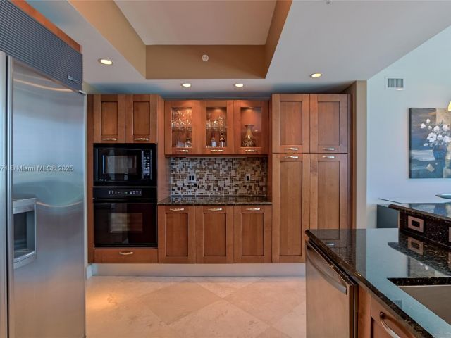 Apartment for rent  Unit #2102 - photo 6649630