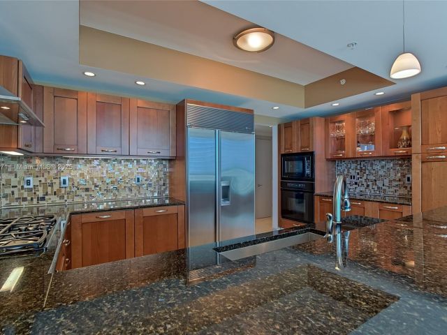 Apartment for rent  Unit #2102 - photo 6649632