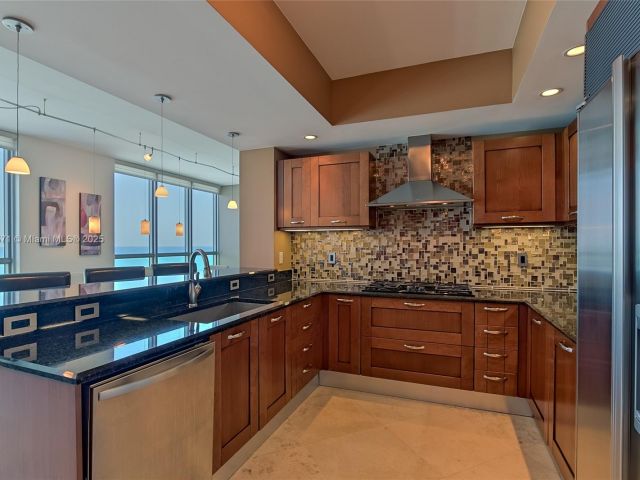 Apartment for rent  Unit #2102 - photo 6649634