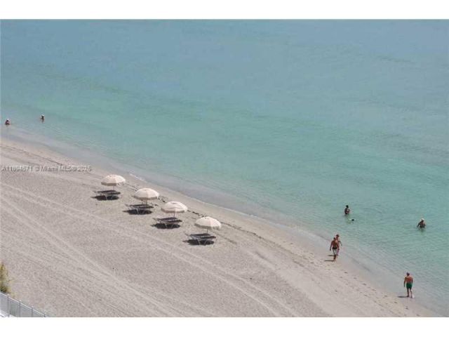 Apartment for rent  Unit #2102 - photo 6649637