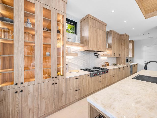 Home for sale at 1560 SW 6th Avenue SW - photo 6838849