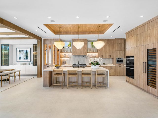 Home for sale at 1560 SW 6th Avenue SW - photo 6838851