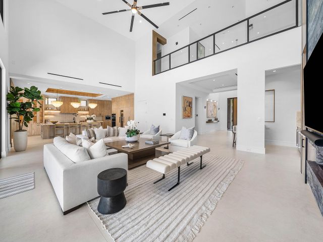 Home for sale at 1560 SW 6th Avenue SW - photo 6838852