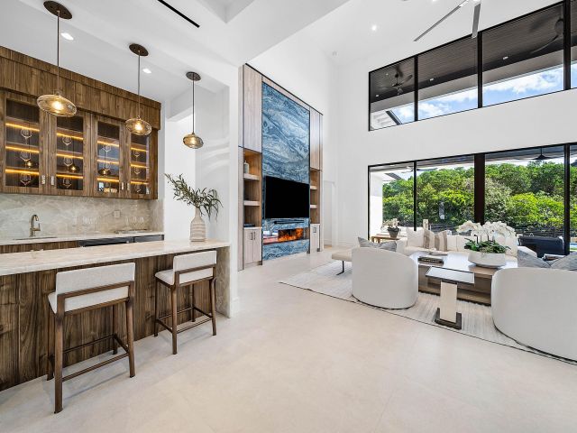 Home for sale at 1560 SW 6th Avenue SW - photo 6838856