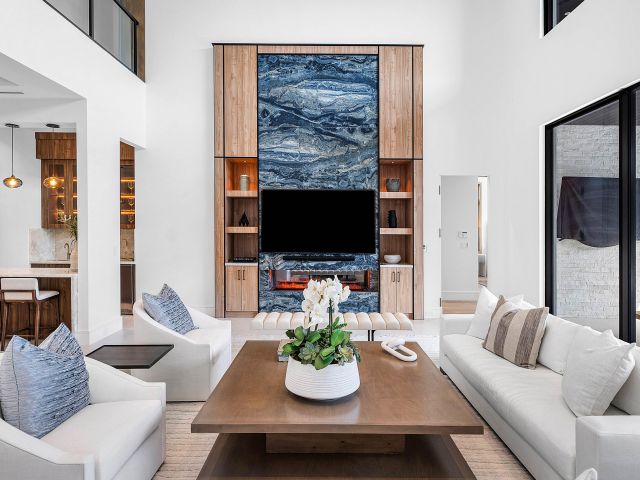 Home for sale at 1560 SW 6th Avenue SW - photo 6838857