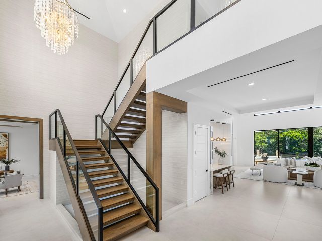 Home for sale at 1560 SW 6th Avenue SW - photo 6838859